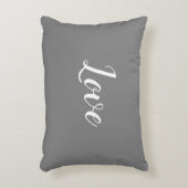 "Liebe" auf grauem und weißem Kissen (Vorderseite(Vertikal))