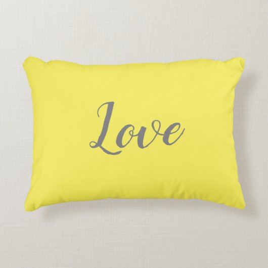 "Liebe" auf Hübschem gelben Akzent Dekokissen (Vorderseite)