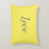 "Liebe" auf Hübschem gelben Akzent Dekokissen (Vorderseite(Vertikal))