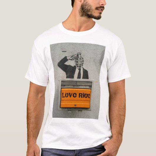 Liebe-Aufstand T-Shirt (Vorderseite)