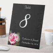 Liebe befindet sich im Pedestal der Tischnummer Bl Sockelschild (In Situ)