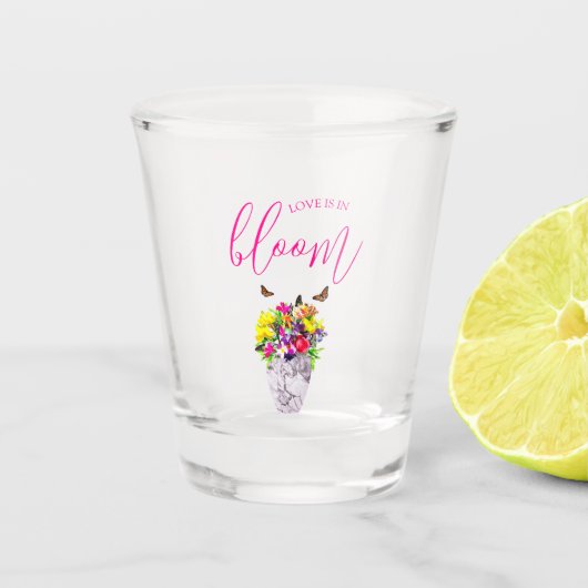 Liebe bei Blumenhochzeiten Schnapsglas (Vorderseite)