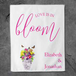 Liebe bei Blumenhochzeiten Wandteppich