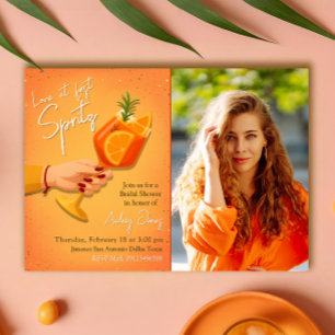 Liebe bei der ersten Spritz Bridal Dusche Einladun Einladung