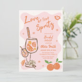 Liebe bei der ersten Spritz Bridal Dusche Einladun Einladung (Stehend Vorderseite)