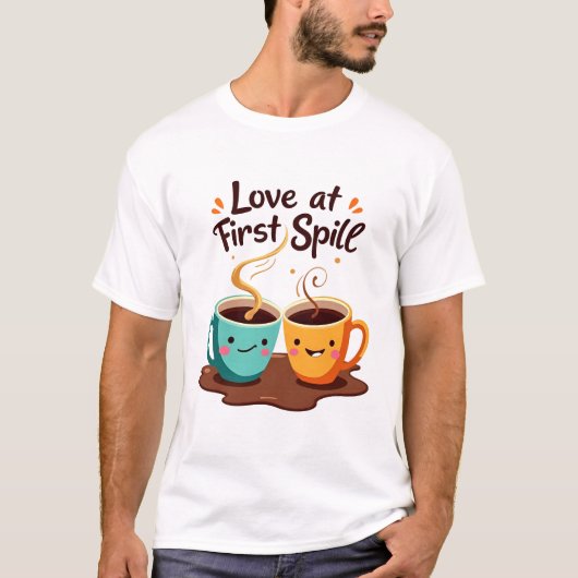 Liebe bei First Spill - Niedliche romantische Kaff T-Shirt (Vorderseite)