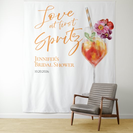 Liebe bei First Spritz | Brautparty-Backdrops Wandteppich (Beispiel)