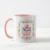 "Liebe blüht in einem Mutterherzen" Florales Rosa Tasse (Links)