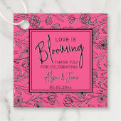 Liebe blüht in rosa und schwarz blumengeschmücktem geschenkanhänger (Vorderseite)