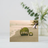Liebe Bokeh und Strand von Wedple Couple Postkarte (Stehend Vorderseite)