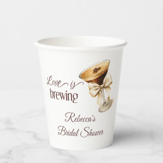 Liebe Braut Bow Espresso Martini Brautparty Pappbecher (Vorderseite)