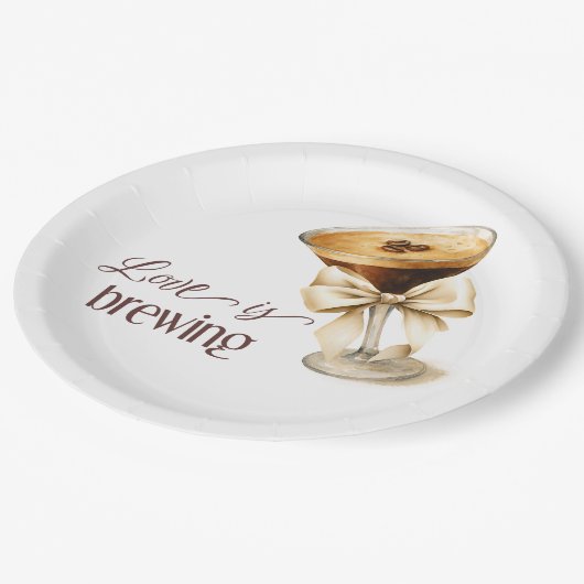 Liebe Braut Bow Espresso Martini Brautparty Pappteller (Schrägansicht)