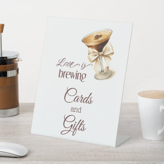 Liebe Braut Bow Espresso Martini Brautparty Sockelschild (In SItu)