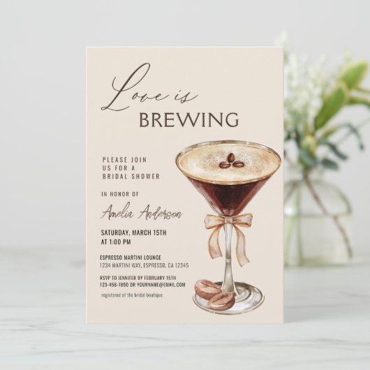 Liebe Braut Espresso Martini Brautparty Einladung (Stehend Vorderseite)