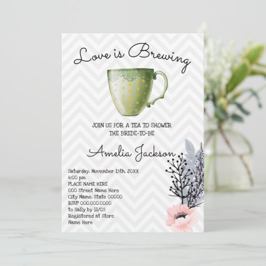 Liebe Brewing Elegante Blume Tea Brautparty Einladung (Stehend Vorderseite)