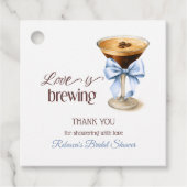 Liebe brodelt Blue Bow Kaffee Brautparty Geschenkanhänger (Vorderseite)