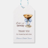 Liebe brodelt Blue Bow Kaffee Brautparty Geschenkanhänger (Vorderseite)
