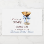 Liebe brodelt Blue Bow Kaffee Brautparty Schaumweinetikett (Einzelnes Label)