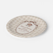 Liebe brodelt Gingham Kaffee-Brautparty Pappteller (Schrägansicht)