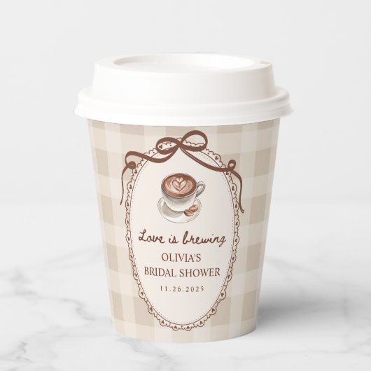 Liebe brodelt Gingham-Kaffee-Bridal-Shower Pappbecher (Vorderseite)
