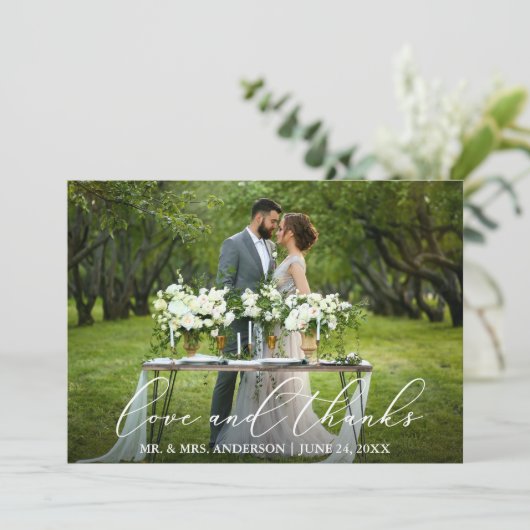 Liebe dank Elegant Calligraphy Wedding Dankeskarte (Stehend Vorderseite)