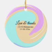 Liebe & Dank farbenfroher Marmorhochzeit Keramik Ornament (Hinten)