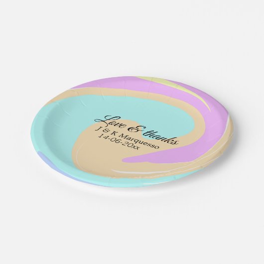Liebe & Dank farbenfroher Marmorhochzeit Pappteller (Schrägansicht)
