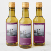 Liebe & Dank Magenta oder Berry Wedding Foto Mini Weinetikett (Flaschen)