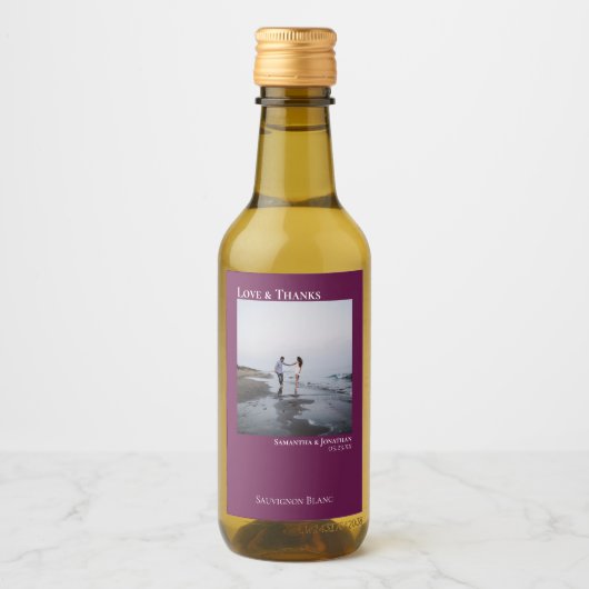 Liebe & Dank Magenta oder Berry Wedding Foto Mini Weinetikett (Vorderseite)