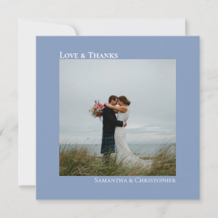 Liebe & Dank Minimalistisch Dusty Blue Wedding Fot Dankeskarte