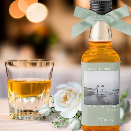 Liebe & Dank Simple Sage Green Wedding Foto Mini Alkoholflaschenetikett