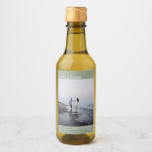 Liebe & Danke Sage Green Simple Wedding Foto Mini Weinetikett (Vorderseite)