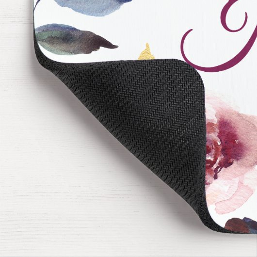 Liebe der Aquarellblütenschrift ist Kind Mongram Mousepad (Ecke)