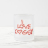 Liebe der Herz-I verfolgt T-Shirts und Geschenke Mattglastasse (Mittel)