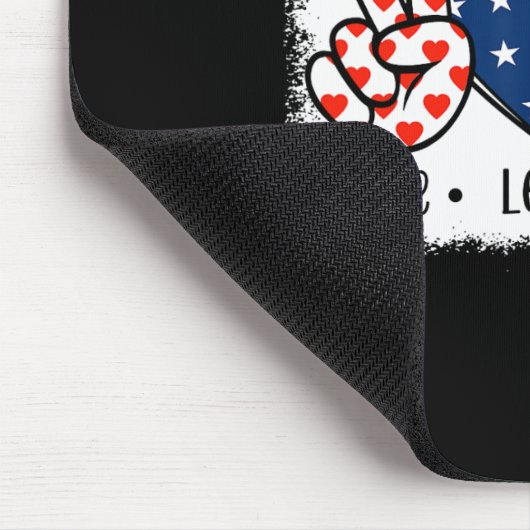 Liebe des Friedens bejubelt US-Flagge 4. Juli Chee Mousepad (Ecke)