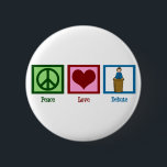 Liebe des Friedens Button<br><div class="desc">Eine großartige Rede- und Diskussionstee mit einem Friedenszeichen, Herz und jemandem, der hinter einem Podium spricht.</div>