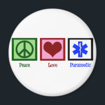 Liebe des Friedens Magnet<br><div class="desc">Niedliches EMT Geschenk für einen Arzt. Ein Friedenszeichen, ein Herz und das medizinische Symbol für einen Sanitäter, der Menschen in Krankenwagen heilt.</div>