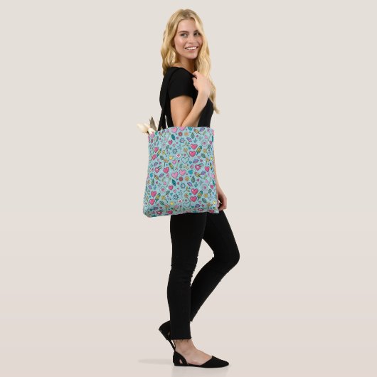 Liebe Doodle Tapestry Tasche (Am Model)