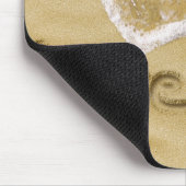 "Liebe du" In Sand geschriebenes Herz Mousepad (Ecke)