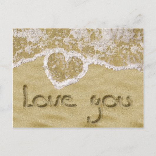 "Liebe du" In Sand geschriebenes Herz Postkarte (Vorderseite)