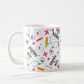 Liebe ein Krankenschwester-Kunst-buntes weißes Kaffeetasse (Links)