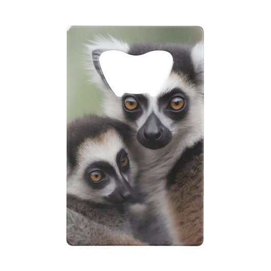 **"Liebe einer Mutter: Mama und Baby Lemur Cuddlin Geldbeutel Flaschenöffner (Rückseite)