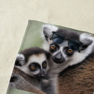 **"Liebe einer Mutter: Mama und Baby Lemur Cuddlin Strandtuch