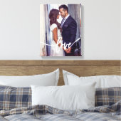 Liebe | Einfache moderne Typografie mit Ihrem Foto Leinwanddruck (Insitu (Schlafzimmer))