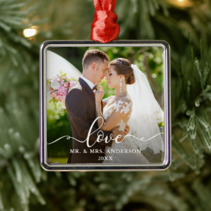 Liebe Elegant Script Wedding Foto Mr. and Mrs. Ornament Aus Metall