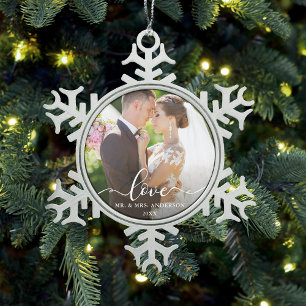 Liebe-eleganter Skript-Hochzeits-Foto-Herr und Schneeflocken Zinn-Ornament