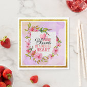 Liebe erblüht im Herzen einer Mutter | Rosa Blumen Serviette (Beispiel)