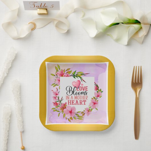 Liebe erblüht im Herzen einer Mutter | Rosa Blüten Pappteller (Hochzeit)