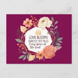 Liebe erblüht still – Florales Zitat Wasserfarbe  Postkarte