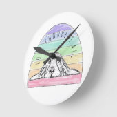 Liebe erobert den ganzen Hund Regenbogenbasenhalm Runde Wanduhr (Winkel)